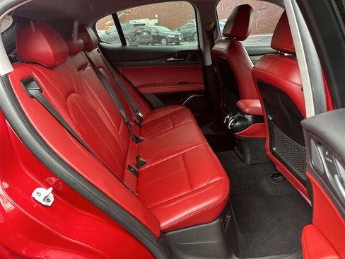 Used 2020 Alfa Romeo Stelvio w/ Nero Edizione image 13