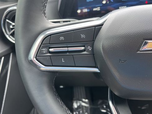 Used 2025 Chevrolet Equinox LT AWD/4WD image 27