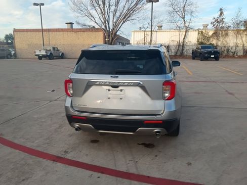 Used 2023 Ford Explorer Limited image 10