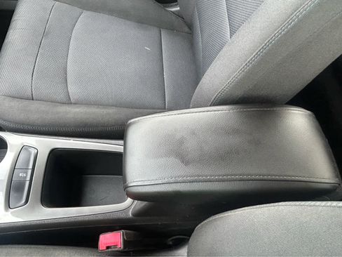 Used 2018 Chevrolet Cruze LT w/ Convenience Package FWD image 31
