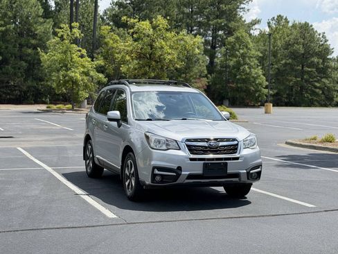 Used 2018 Subaru Forester 2.5i Premium AWD/4WD image 1
