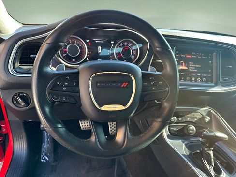 Used 2015 Dodge Challenger R/T image 19