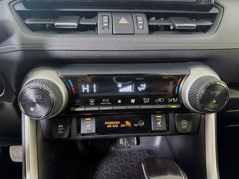 Used 2020 Toyota RAV4 XLE Premium image 13