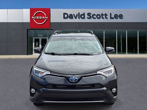 Used 2018 Toyota RAV4 Limited AWD/4WD image 2