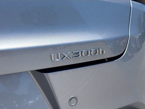 New 2026 Lexus UX 300h FWD image 11