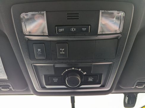 Used 2016 Toyota Tacoma TRD Off-Road image 21