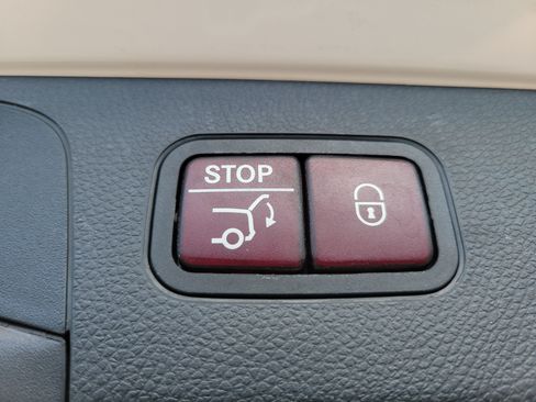 Used 2019 Mercedes-Benz GLC 300 image 8