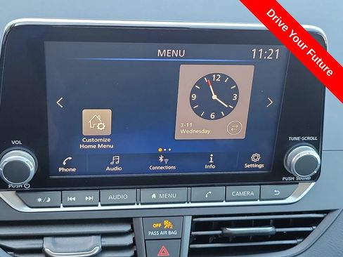 Used 2025 Nissan Altima 2.5 S FWD image 8
