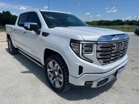 Used 2025 GMC Sierra 1500 Denali w/ Denali Reserve Package AWD/4WD image 8