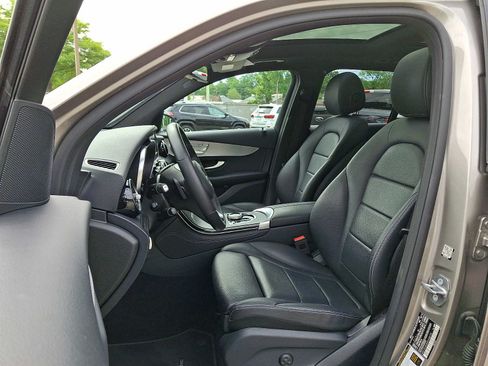 Used 2019 Mercedes-Benz GLC 300 4MATIC image 14