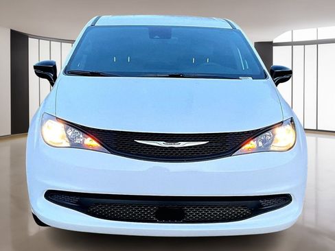 New 2026 Chrysler Voyager LX image 16