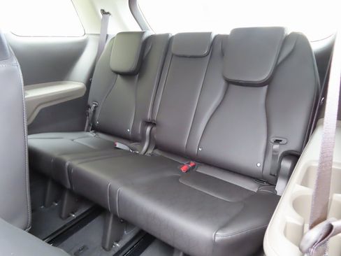 New 2026 Kia Carnival image 24