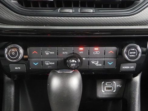 Used 2025 Jeep Compass Trailhawk AWD/4WD image 25