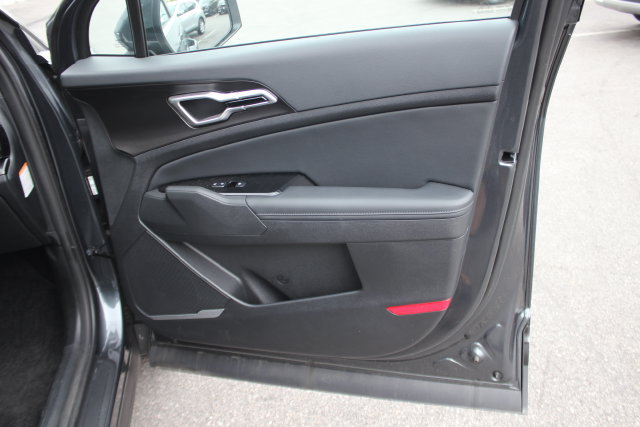 Used 2025 Kia Sportage EX AWD/4WD image 32
