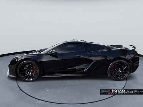 Used 2026 Chevrolet Corvette ZR1 w/ Stealth Interior Trim Package RWD image 5