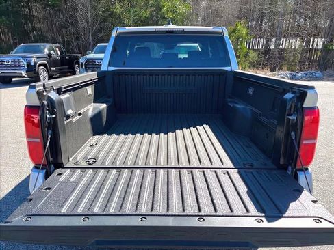 New 2025 Toyota Tacoma TRD Sport image 6