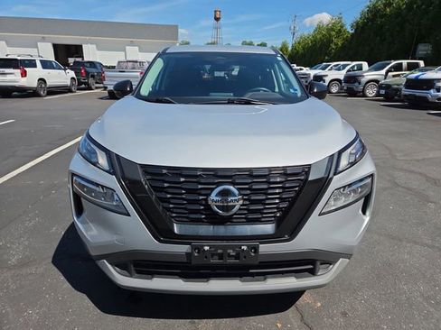 Used 2021 Nissan Rogue SV AWD/4WD image 2