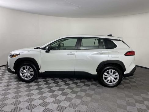 Used 2024 Toyota Corolla Cross L AWD/4WD image 5