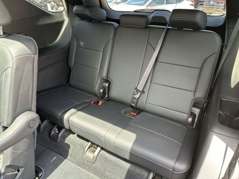 Used 2025 Chevrolet Traverse LT w/ Sun and Wheel Package FWD image 28