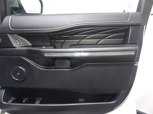 Used 2019 Ford Expedition Platinum AWD/4WD image 18