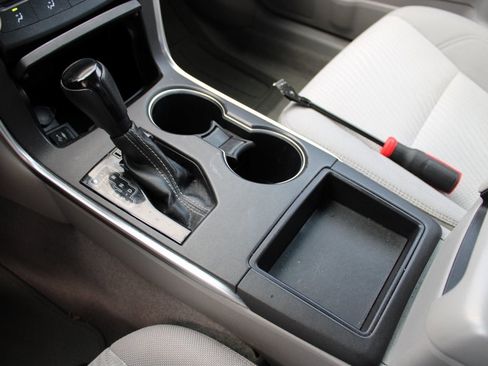 Used 2017 Toyota Camry LE image 23