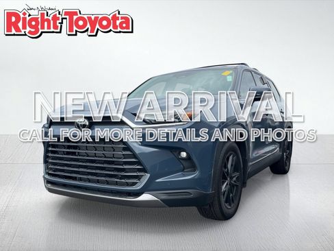 Certified 2025 Toyota Grand Highlander FWD image 1