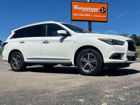 Used 2019 INFINITI QX60 Luxe w/ Essential Package FWD image 1