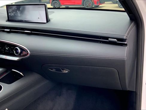 Used 2023 Genesis GV70 2.5T w/ Sport Prestige Package image 18