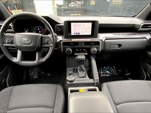 Used 2024 Toyota Tacoma SR5 AWD/4WD image 37