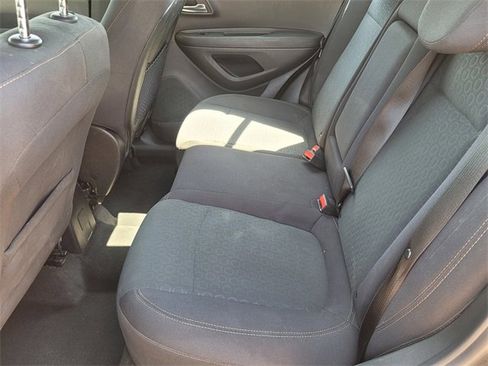 Used 2019 Chevrolet Trax LS image 7