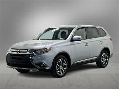 Used 2016 Mitsubishi Outlander SE