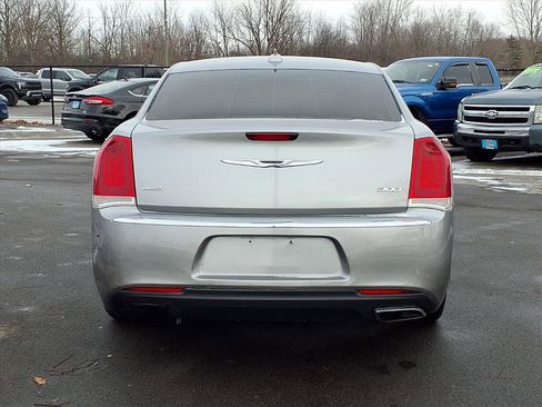 Used 2015 Chrysler 300 Limited image 19