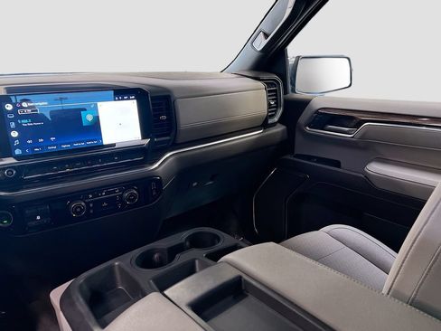 Used 2022 Chevrolet Silverado 1500 LT AWD/4WD image 21