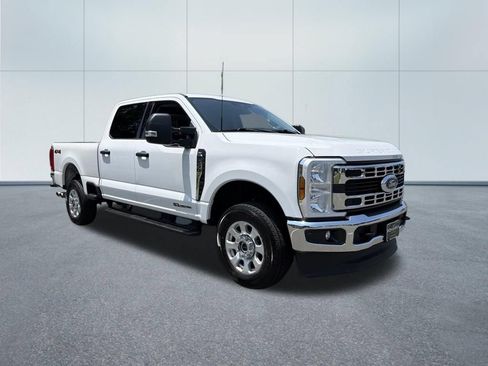 Used 2024 Ford F250 XLT AWD/4WD image 4