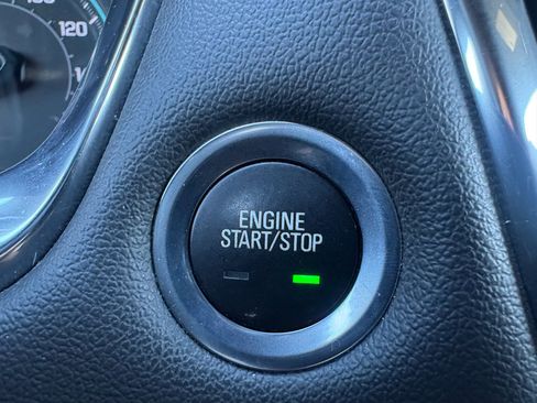 Used 2023 Chevrolet Traverse RS image 29