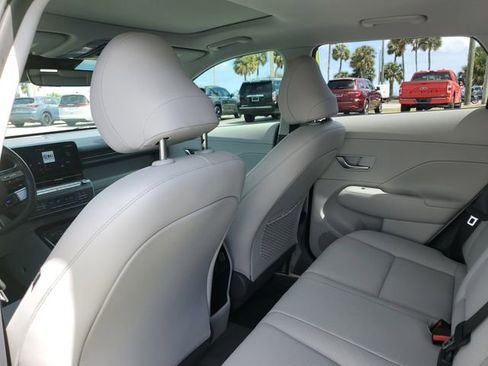 Used 2024 Hyundai Kona Limited image 10