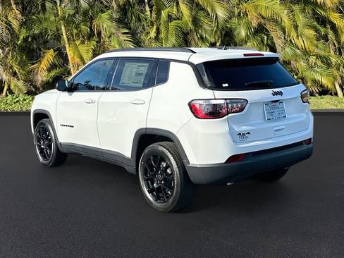 New 2026 Jeep Compass Latitude image 3