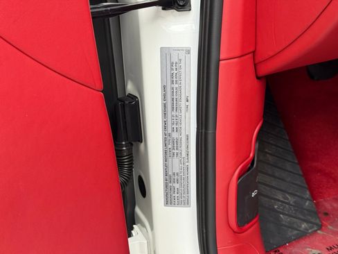 Used 2022 Bentley Bentayga image 42