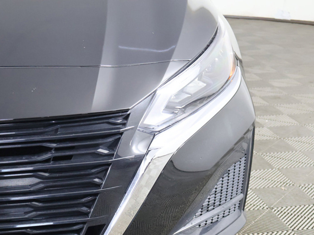 Used 2025 Nissan Altima 2.5 SL FWD image 16