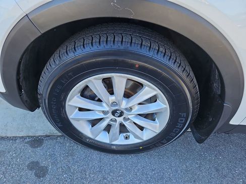 Used 2019 Kia Sorento LX image 29