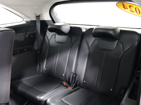 Used 2024 Kia Sorento S image 21