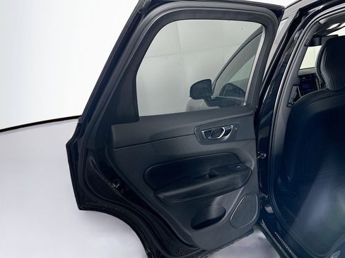 Used 2025 Volvo XC60 B5 Plus image 25