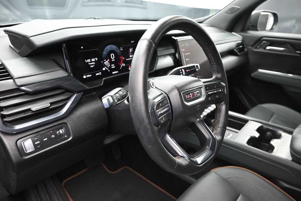 Used 2024 GMC Acadia AT4 w/ Luxury Package AWD/4WD image 12