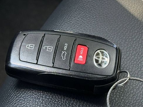 Used 2026 Toyota Camry SE FWD image 18