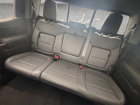 Used 2021 Chevrolet Silverado 1500 LT Trail Boss w/ Convenience Package II image 21