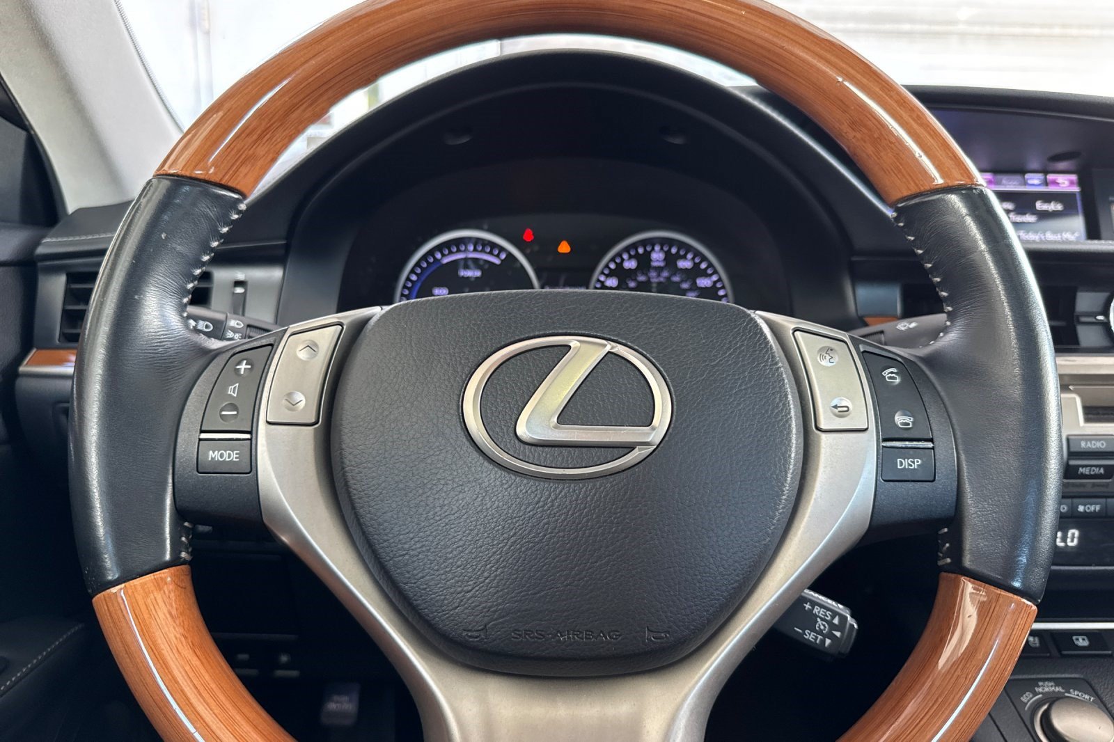 Used 2014 Lexus ES 300h w/ Luxury Package w/Bamboo Trim FWD image 29