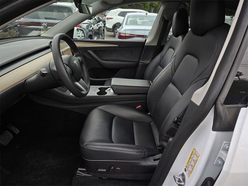 Used 2023 Tesla Model Y Long Range image 14