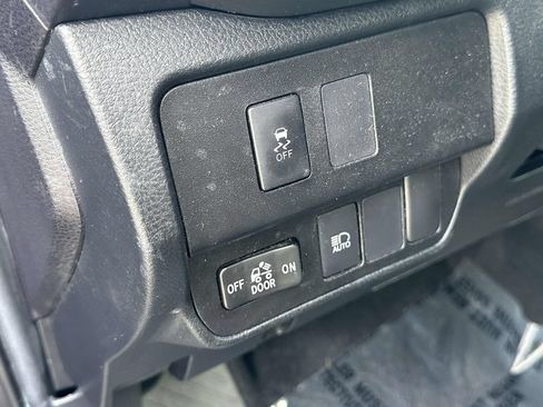 Used 2022 Toyota Tacoma SR AWD/4WD image 19