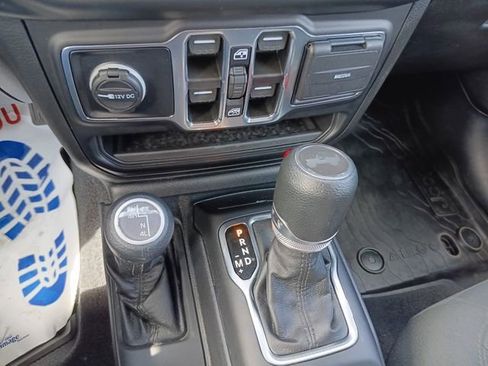 Used 2023 Jeep Wrangler Unlimited Sport AWD/4WD image 8