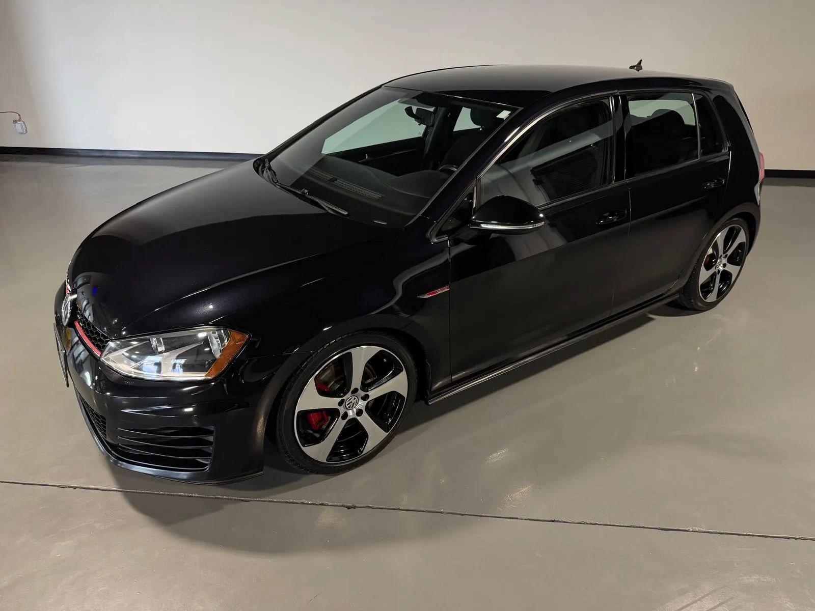 Used 2017 Volkswagen GTI S FWD image 38